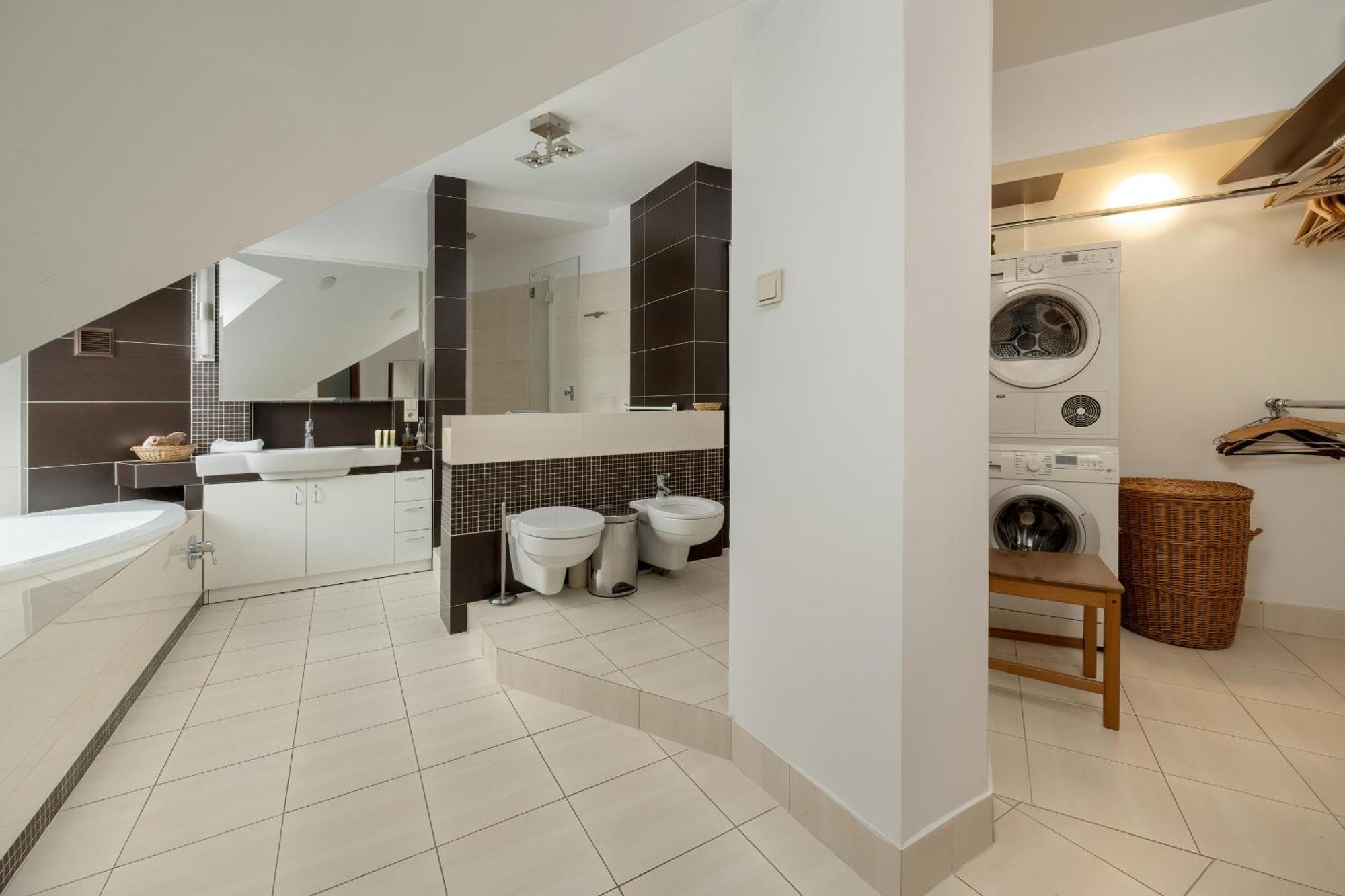 Jasny Dwupoziomowy We Wroclawiu By Renters * Wrocław