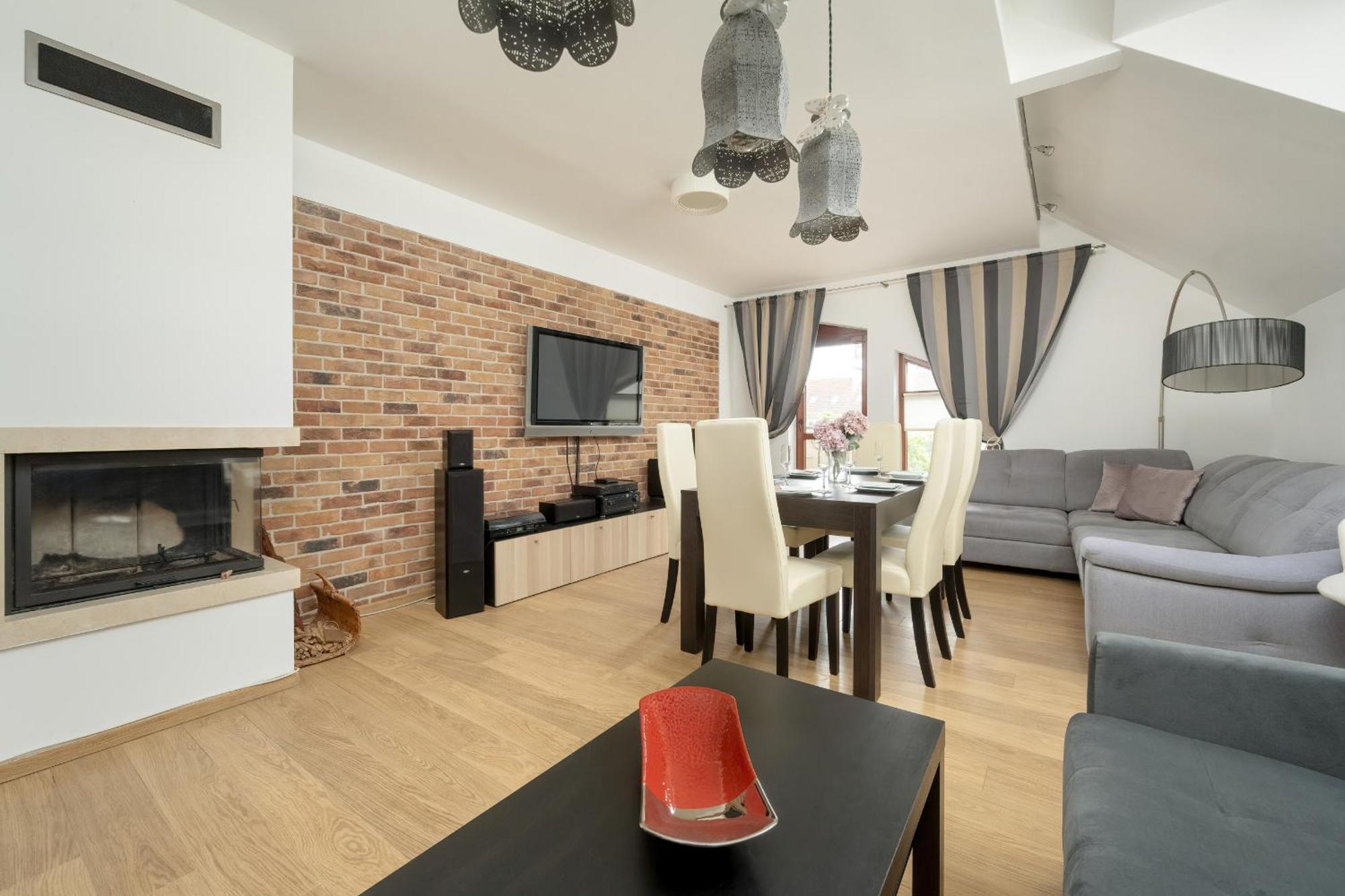 Jasny Dwupoziomowy We Wroclawiu By Renters Apartament
