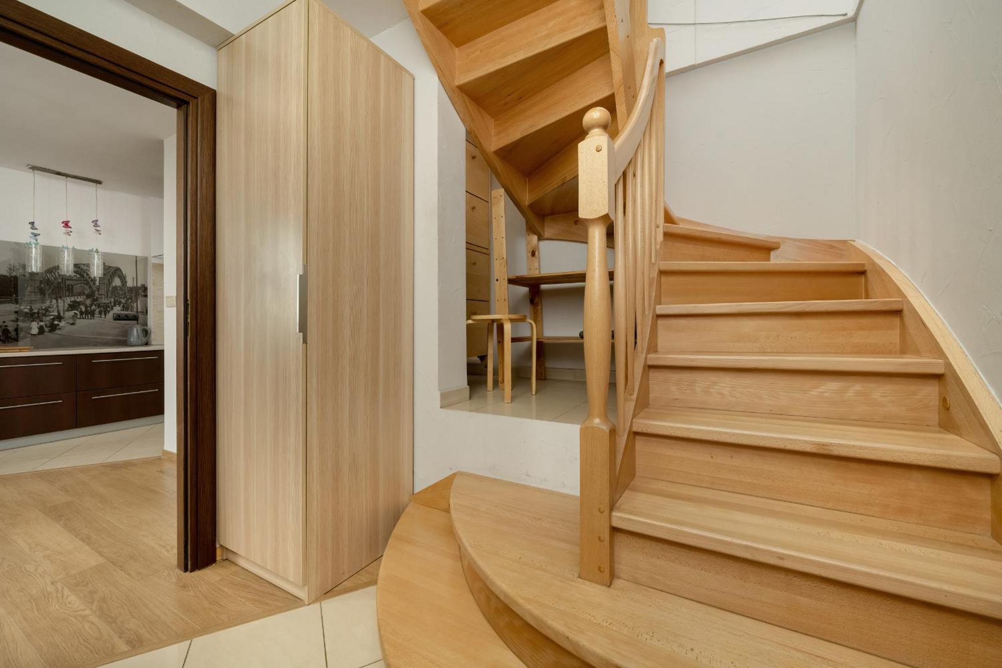 Jasny Dwupoziomowy We Wroclawiu By Renters Apartament *